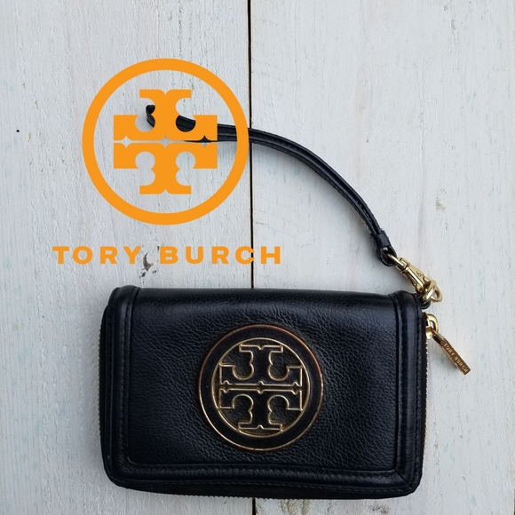 Tory Burch Handbags - Tory Burch leather wristlet
